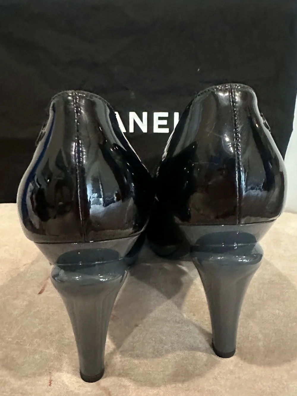 CHANEL pumps